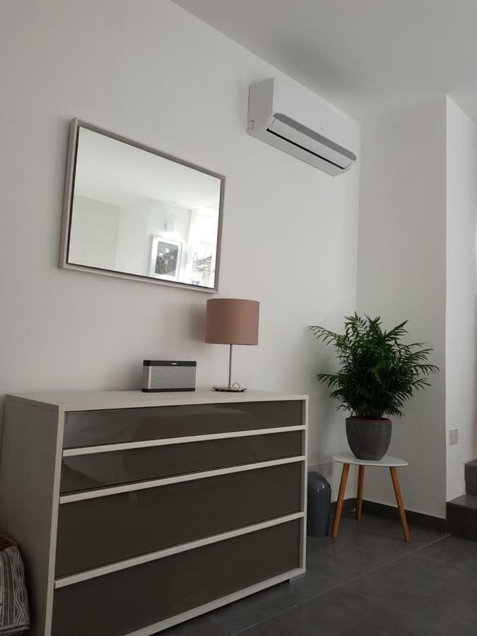 Duplex Maisonette With Heated P-Pool And Jacuzzi Saint Julian's Ngoại thất bức ảnh