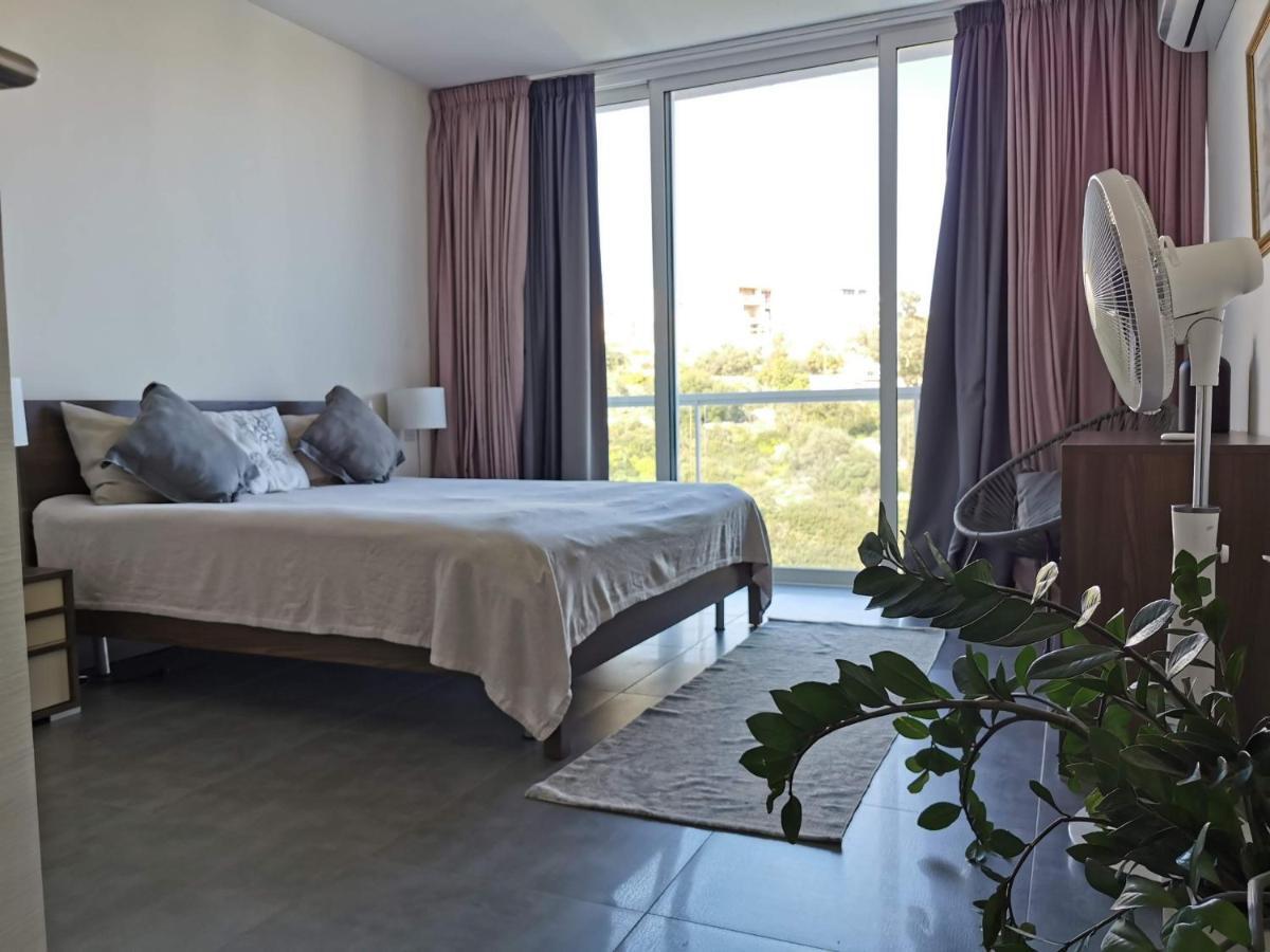 Duplex Maisonette With Heated P-Pool And Jacuzzi Saint Julian's Ngoại thất bức ảnh